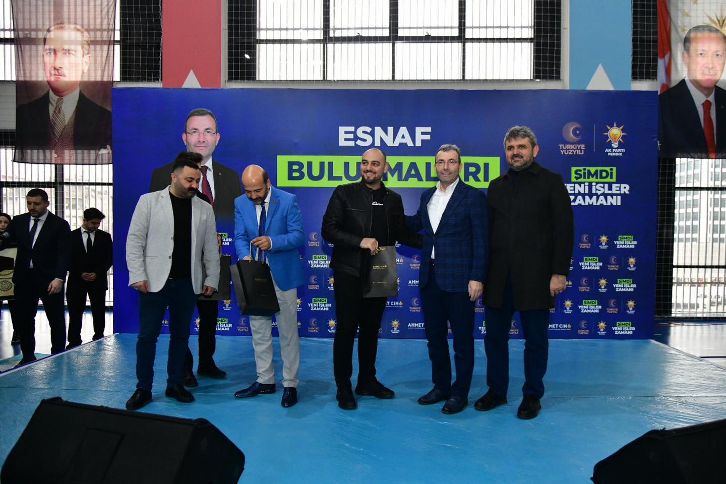 Esnaf buluşmalarımız kapsamında Erkek Kuaförler Odası üyeleri ile kahvaltı programında buluştuk.